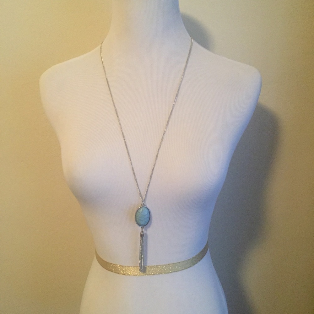 🌸Aqua and silver Cabochon tassel necklace
